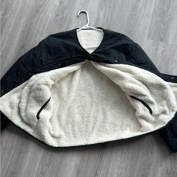 Chic Black Button-Up Jacket - Picture 3 of 3